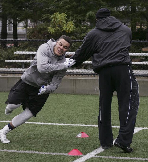 Tahoma senior Amandre Williams committed to play at the University of Washington following his final year for the Bears.