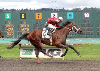 Posse Power and jockey Francisco Duran