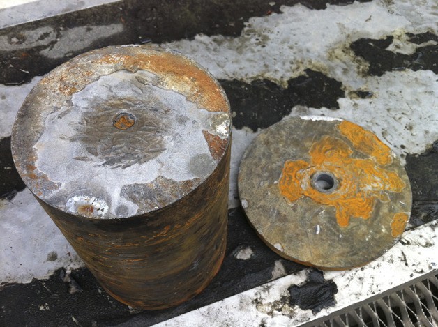 Divers removed and replaced a broken bolt and damaged pin on the southeast anchor cable