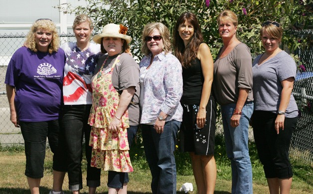 Maple Valley Farmers Market pie contest judges Cheryl Castagna