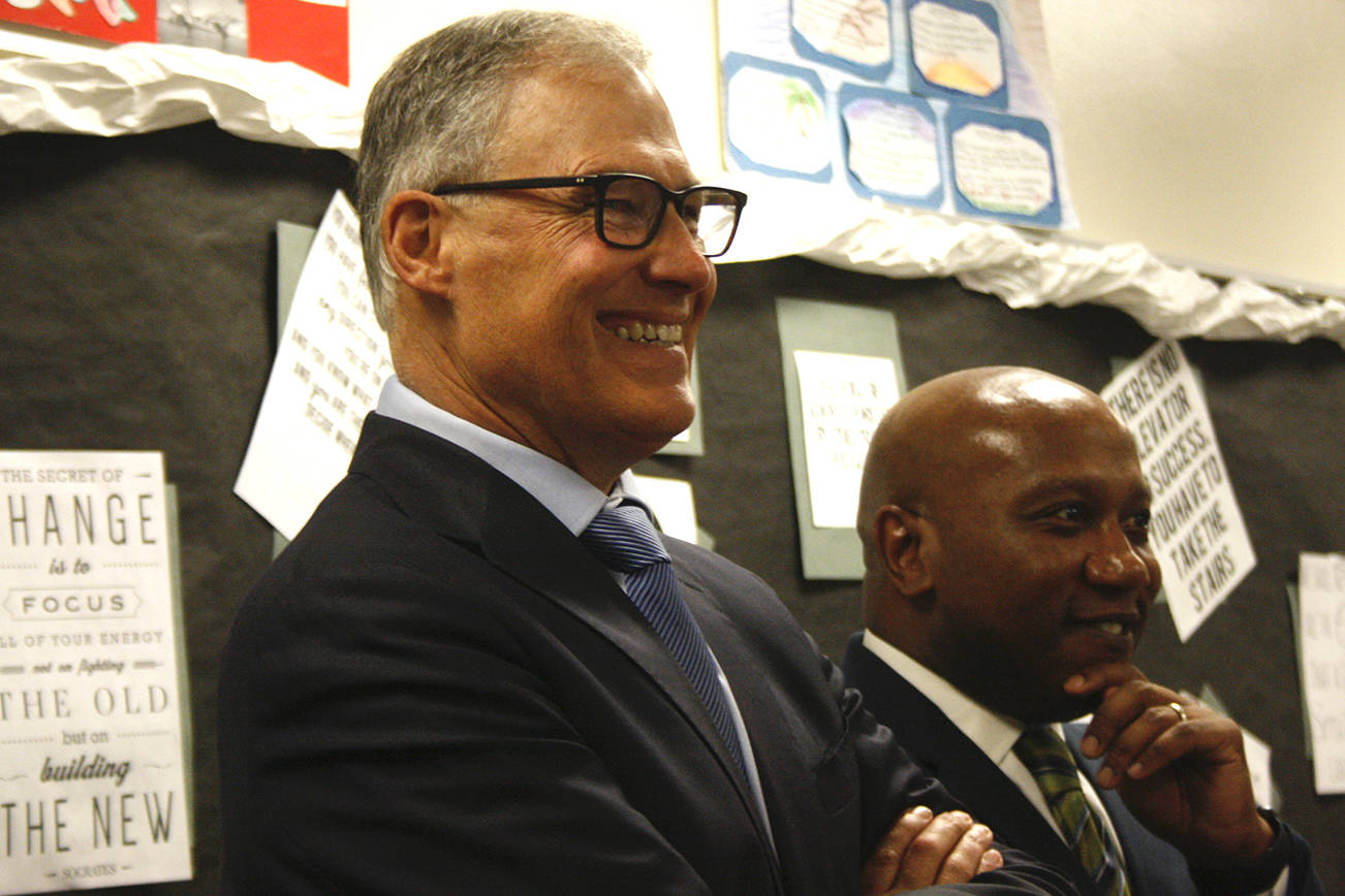 Gov. Inslee visits Kentwood High School